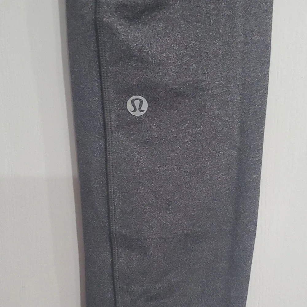 Lululemon Speed Up Tight 28